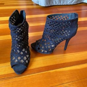 Zigi Soho, size 7 black peep toe heels